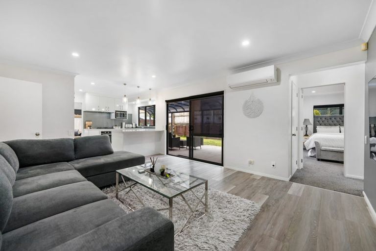 Photo of property in 82 Hillwell Drive, Henderson, Auckland, 0612