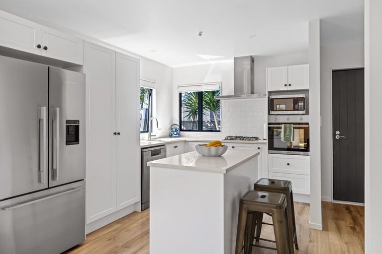 Photo of property in 4/48 Schnapper Rock Road, Schnapper Rock, Auckland, 0632