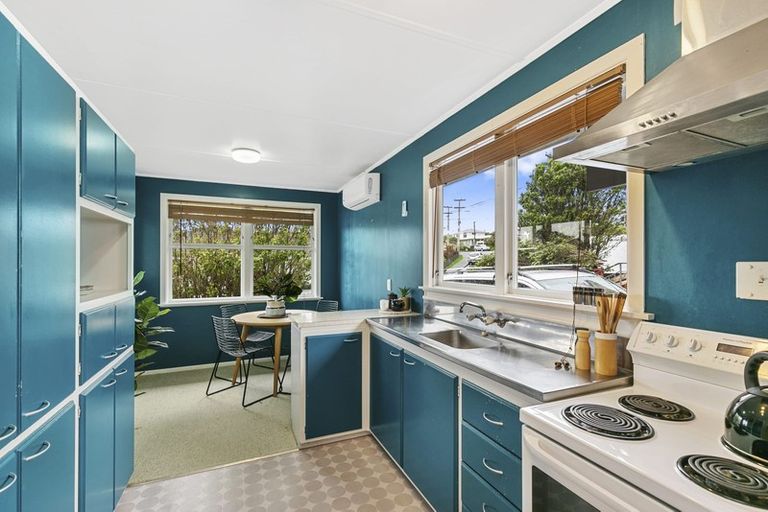 Photo of property in 57 Mark Avenue, Paparangi, Wellington, 6037