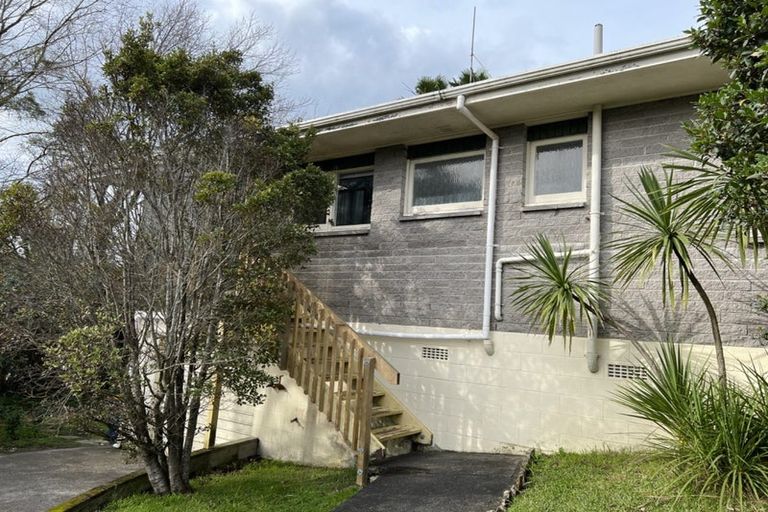 Photo of property in 3/22 Penning Road, Castor Bay, Auckland, 0620