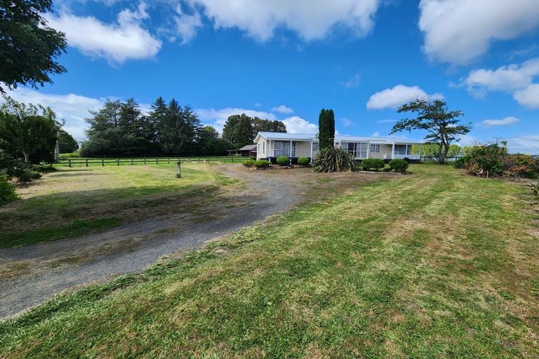 Photo of property in 15 Locket Road, Glenfield, Auckland, 0629