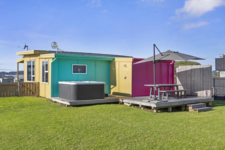 Photo of property in 6 Wainamu Road, Raglan, 3297