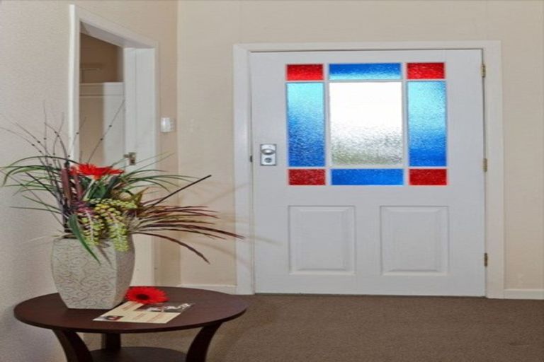 Photo of property in 12 Nikau Street, New Lynn, Auckland, 0600