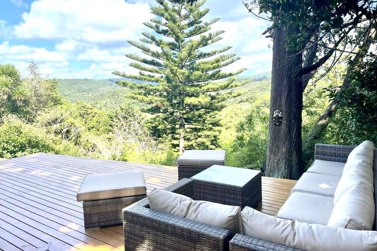 Photo of property in 669 South Titirangi Road, Titirangi, Auckland, 0604