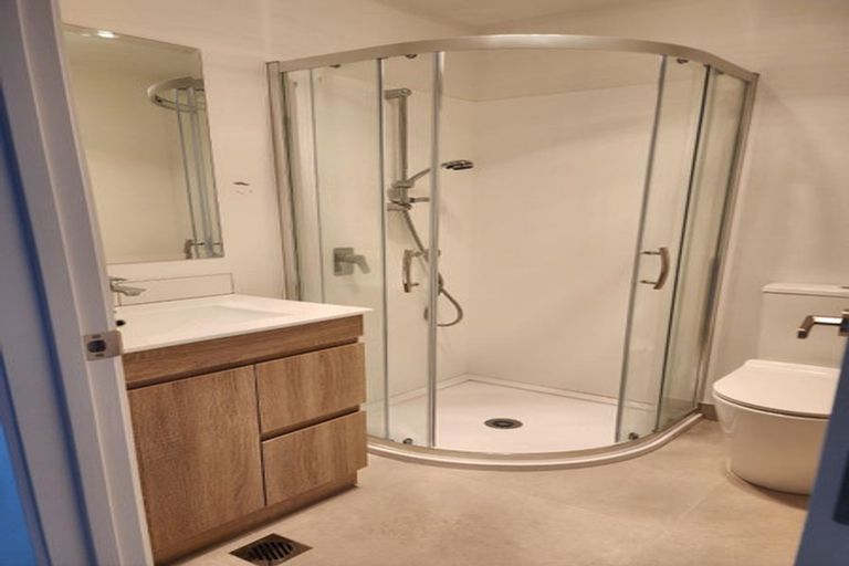 Photo of property in 40 Rauemi Way, Te Atatu South, Auckland, 0610