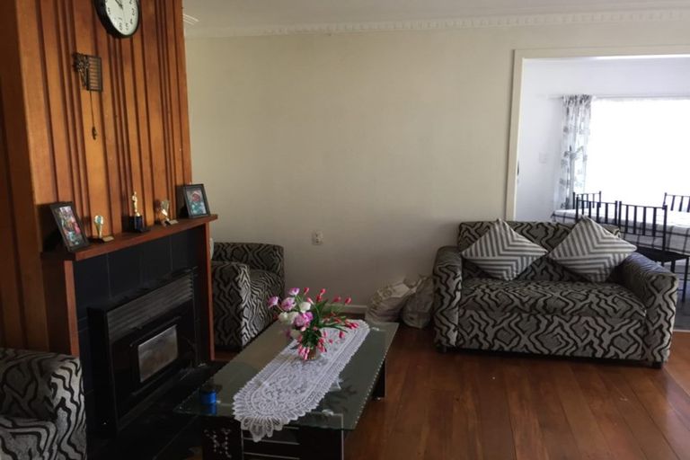 Photo of property in 1 Tawa Crescent, Manurewa, Auckland, 2102