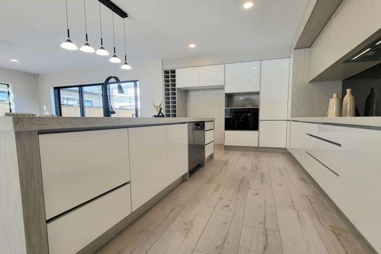 Photo of property in 62 Drumbuoy Drive, Flat Bush, Auckland, 2019