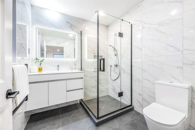 Photo of property in 16 Matau Rise, Te Atatu Peninsula, Auckland, 0610