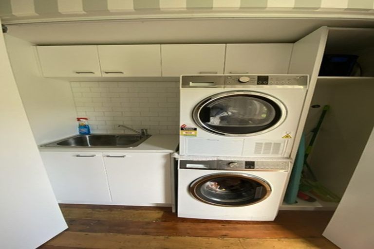 Photo of property in 52 Dundas Street, Seatoun, Wellington, 6022