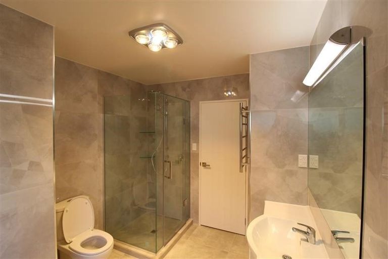 Photo of property in 12 Parton Road, Pukekohe, 2120