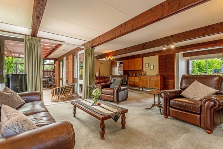 Photo of property in 15 Milne Street, Marton, 4710