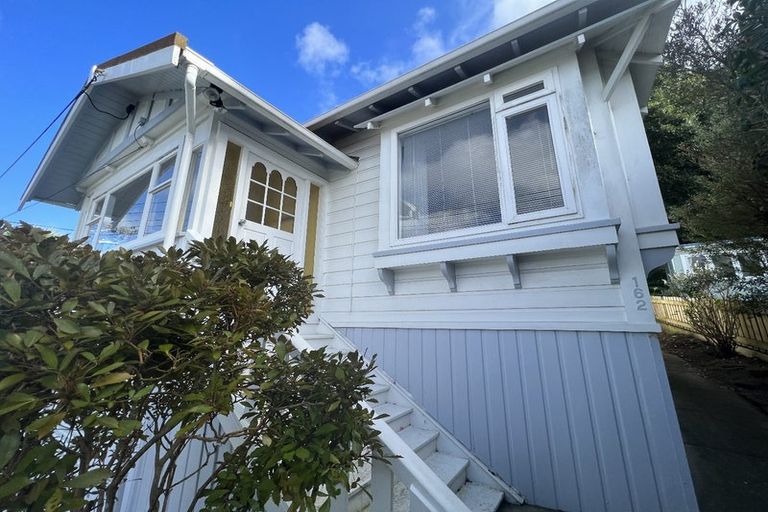 Photo of property in 162 Sutherland Road, Lyall Bay, Wellington, 6022