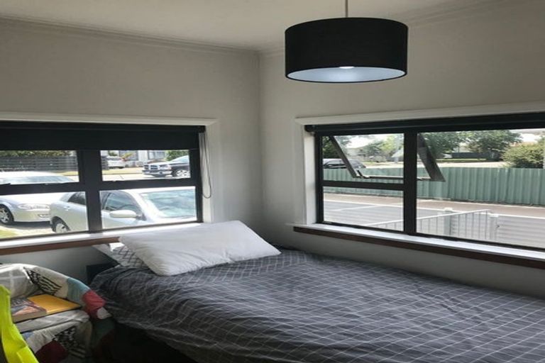 Photo of property in 12 Haydon Street, Roslyn, Palmerston North, 4414