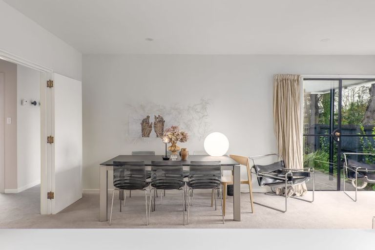 Photo of property in 155 Fendalton Road, Fendalton, Christchurch, 8041