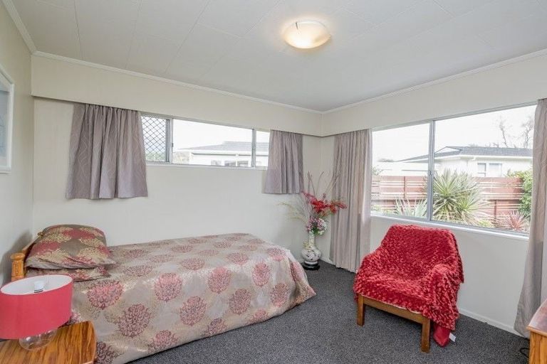 Photo of property in 22 Matai Street, Waikanae, 5036