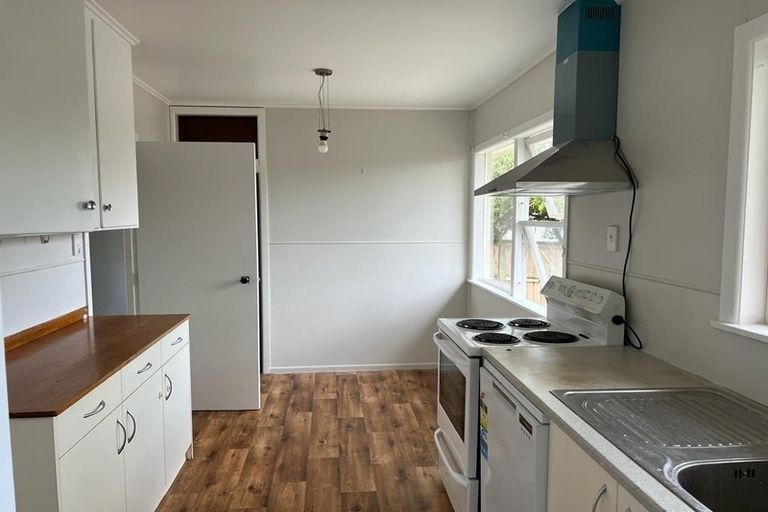 Photo of property in 37 Hilling Street, Titirangi, Auckland, 0604