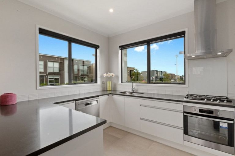 Photo of property in 14 Rangihina Road, Hobsonville, Auckland, 0616