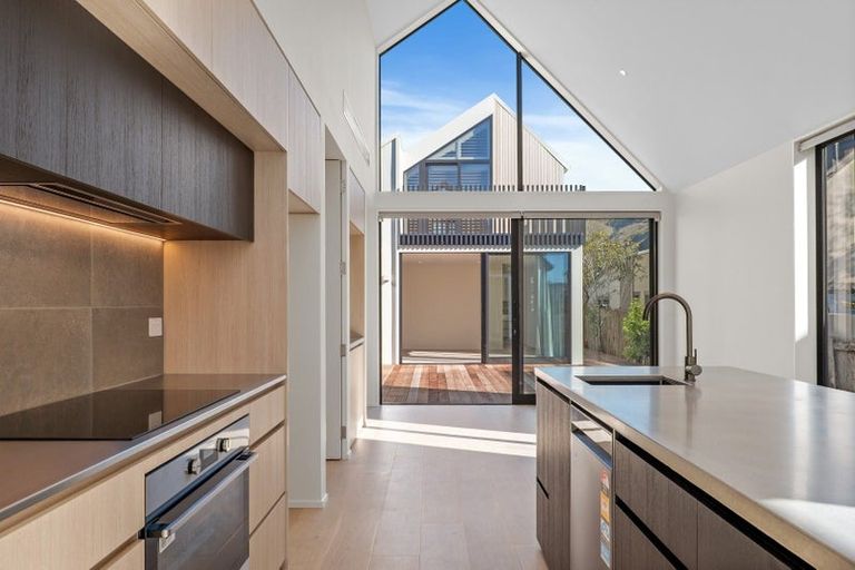 Photo of property in 57 Wiggins Street, Sumner, Christchurch, 8081