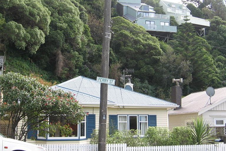 Photo of property in 58 Ferry Street, Seatoun, Wellington, 6022