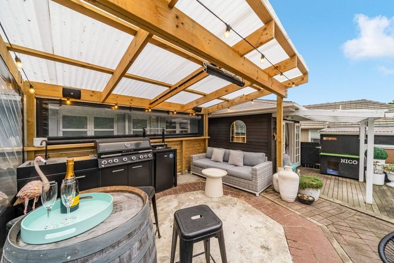 Photo of property in 18 Pempsey Street, Silverstream, Upper Hutt, 5019