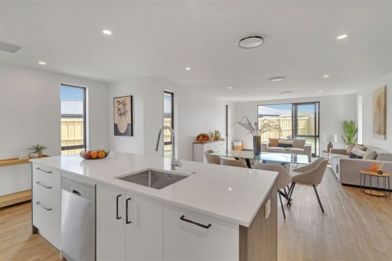 Photo of property in 8 Gemstone Place, Rolleston, 7615