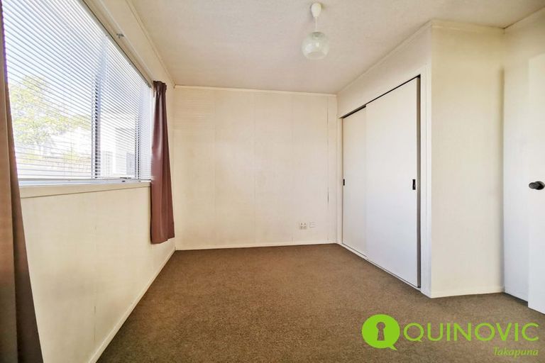 Photo of property in 1/8 Pupuke Road, Hillcrest, Auckland, 0627