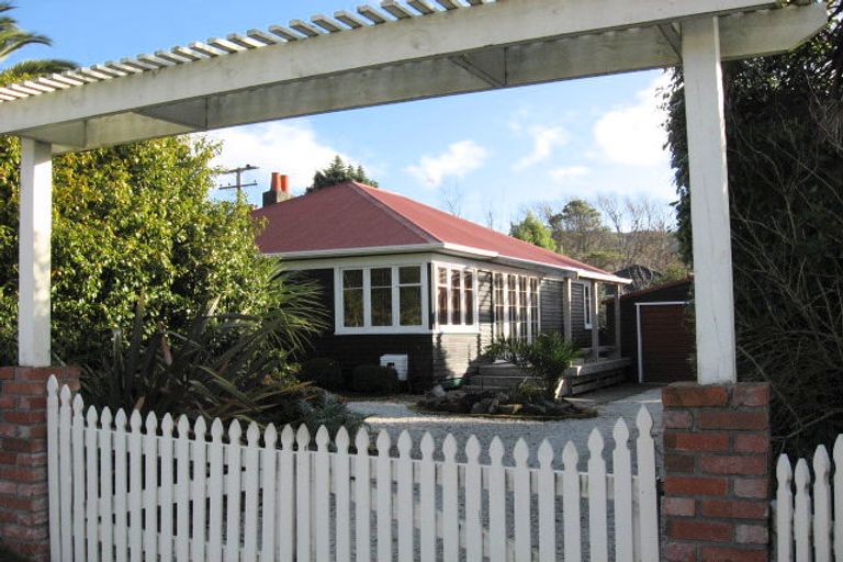 Photo of property in 112 Main Road, Wainuiomata, Lower Hutt, 5014