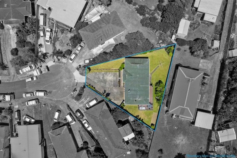 Photo of property in 14 Paulange Place, Pakuranga Heights, Auckland, 2010