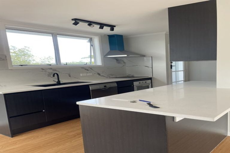 Photo of property in 22 Edgeworth Road, Glenfield, Auckland, 0629
