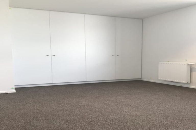 Photo of property in 4 Erica Pabst Way, Island Bay, Wellington, 6023