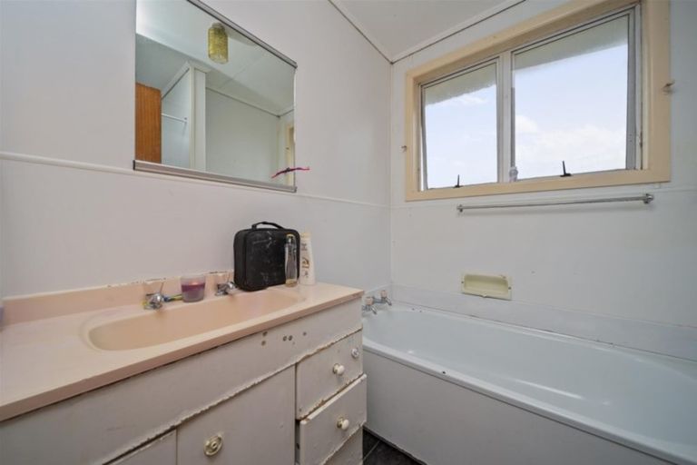 Photo of property in 22 Iredale Road, Hawera, 4610