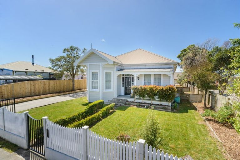 Photo of property in 17 Perrin Place, Kelvin Grove, Palmerston North, 4414