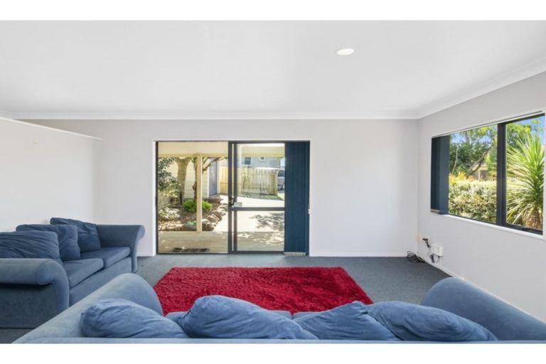 Photo of property in 73a Sandspit Road, Waiuku, 2123