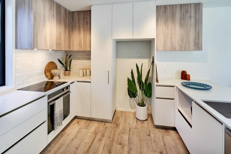 Photo of property in 4 Ara Toutouwai, Karori, Wellington, 6012