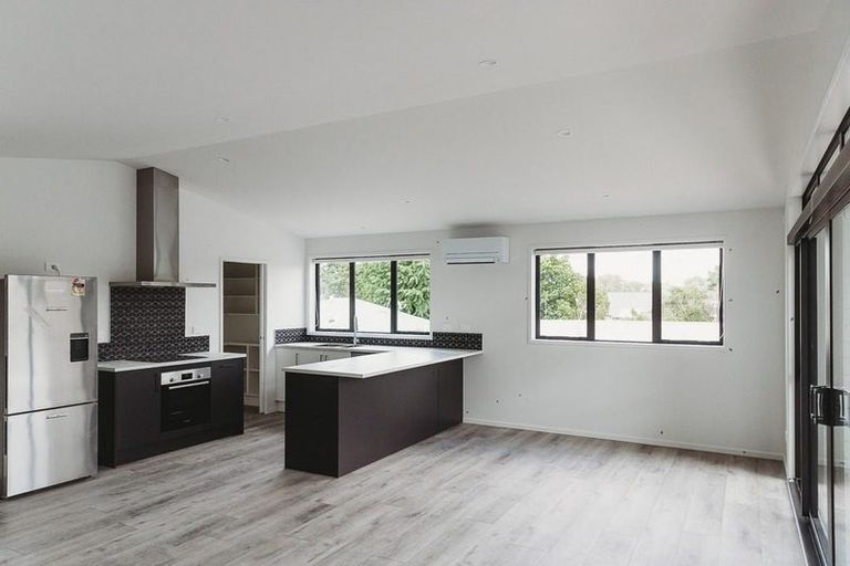 Photo of property in 135 Victoria Street, Cambridge, 3434