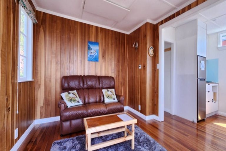 Photo of property in 130 Owhiro Bay Parade, Owhiro Bay, Wellington, 6023
