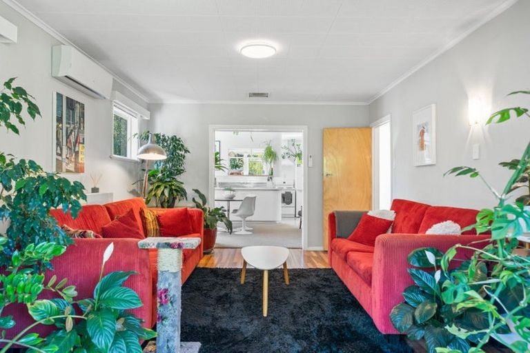 Photo of property in 273 Middleton Road, Glenside, Wellington, 6037
