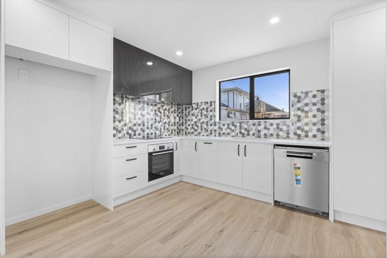 Photo of property in 15 Dreadon Road, Manurewa, Auckland, 2102