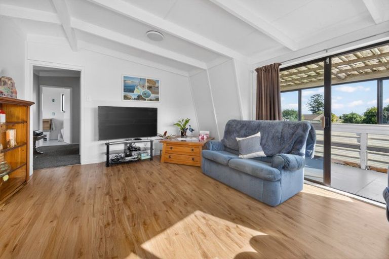 Photo of property in 2/2 Nikau Street, Stoke, Nelson, 7011