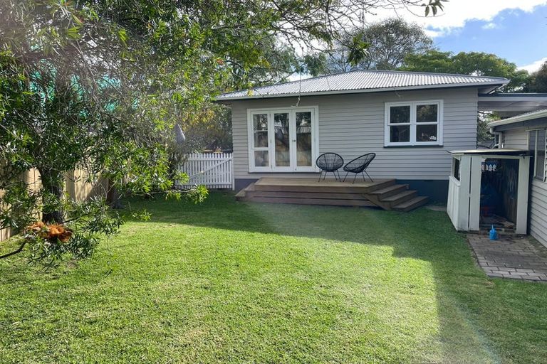 Photo of property in 1/67c Salisbury Road, Birkdale, Auckland, 0626