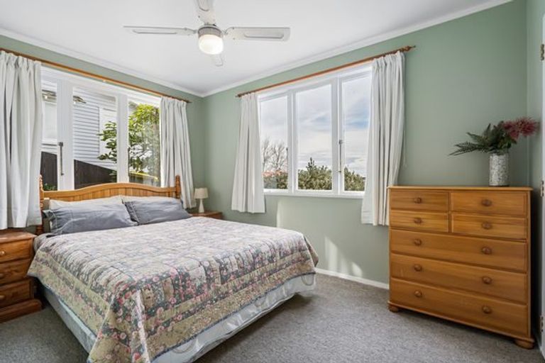 Photo of property in 16 Alfred Street, Northcote Point, Auckland, 0627