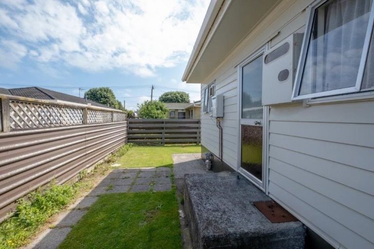 Photo of property in 8a Milmoe Street, Hawera, 4610