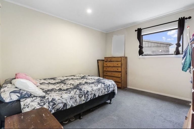 Photo of property in 16 Toatoa Place, Mangere Bridge, Auckland, 2022