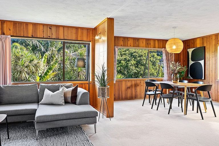 Photo of property in 1/76 Glamorgan Drive, Torbay, Auckland, 0630