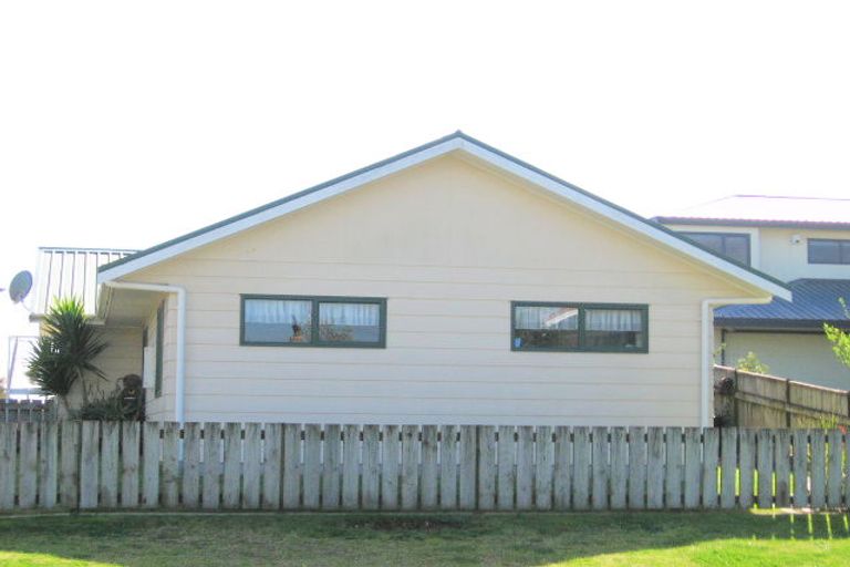 Photo of property in 17a Simpson Road, Papamoa Beach, Papamoa, 3118