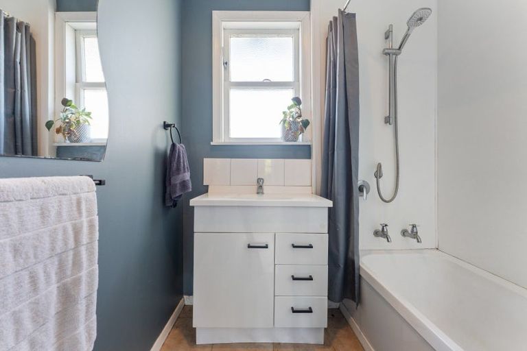 Photo of property in 43 Lewis Avenue, Aramoho, Whanganui, 4500