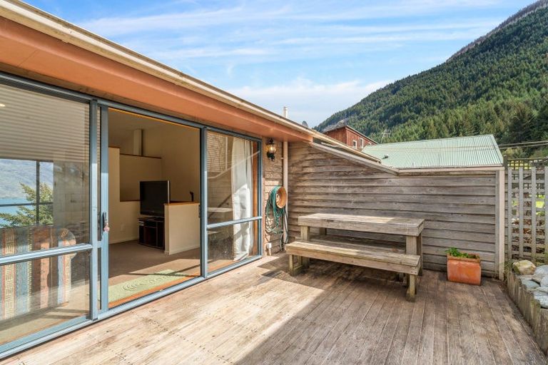 Photo of property in 16a Dart Place, Fernhill, Queenstown, 9300