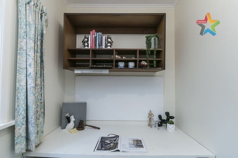 Photo of property in 32 Curtis Street, Northland, Wellington, 6012