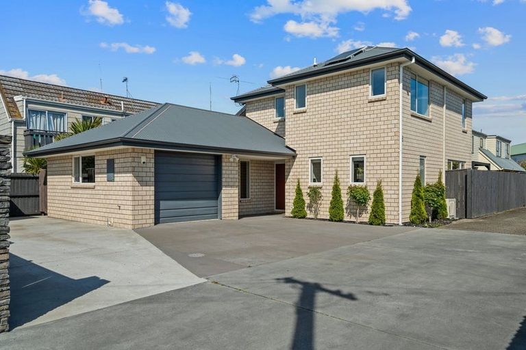 Photo of property in 49 Trafalgar Street, St Albans, Christchurch, 8014