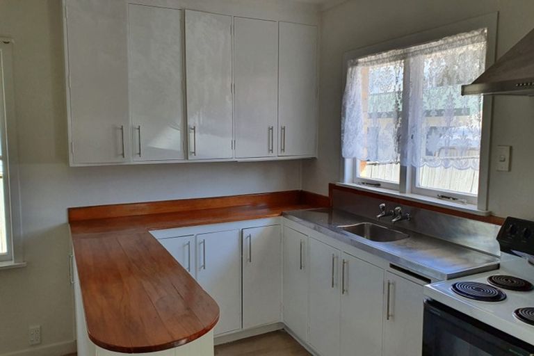 Photo of property in 14 Te Kanawa Crescent, Henderson, Auckland, 0610